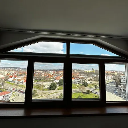 High Level Apart Oradea Free Reserved Parking Exterior photo